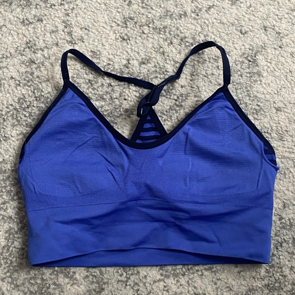 Striped Sports Bra - Picture 4 of 4